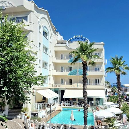 Luxor Beach Boutique Hotel Cattolica Luaran gambar