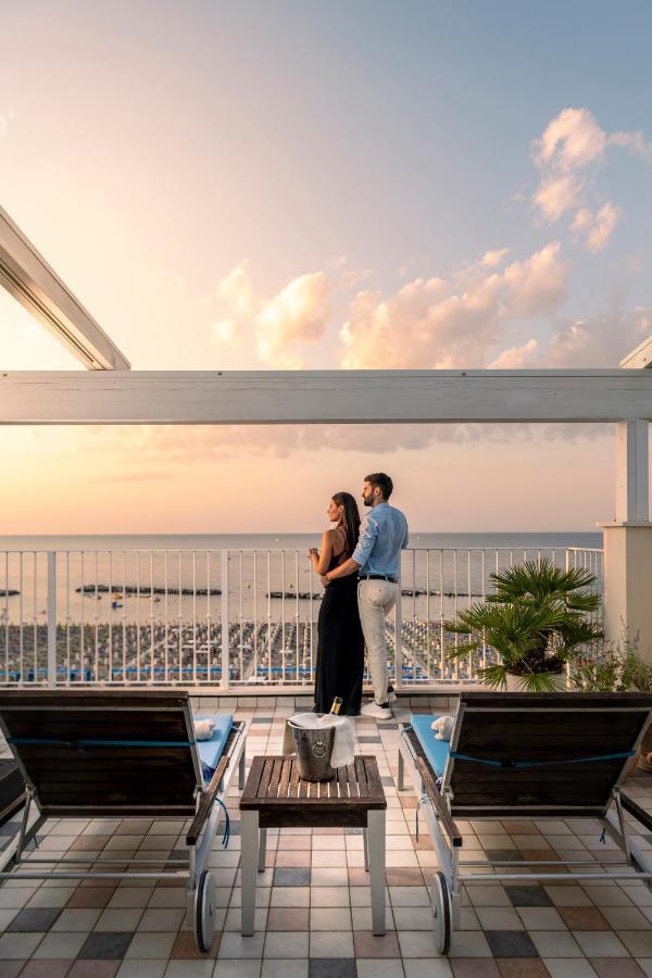 Luxor Beach Boutique Hotel Cattolica Luaran gambar