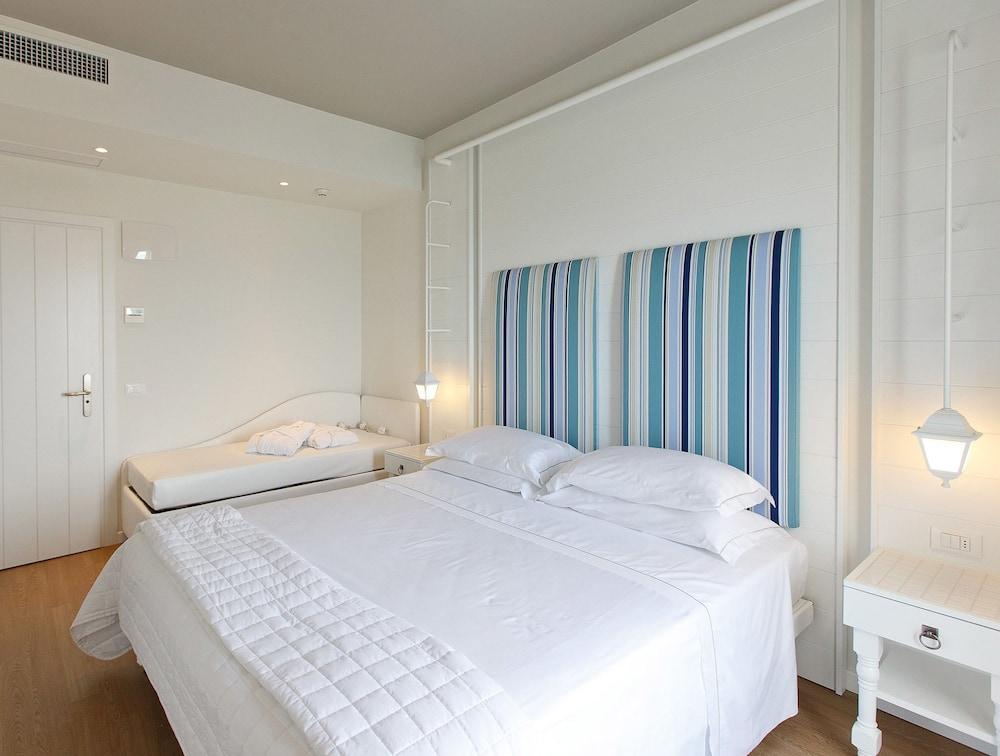 Luxor Beach Boutique Hotel Cattolica Luaran gambar