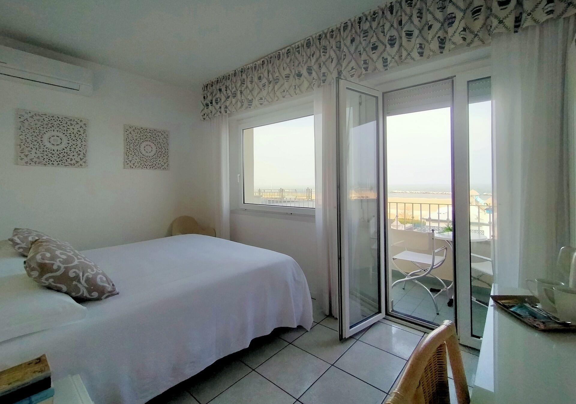 Luxor Beach Boutique Hotel Cattolica Luaran gambar