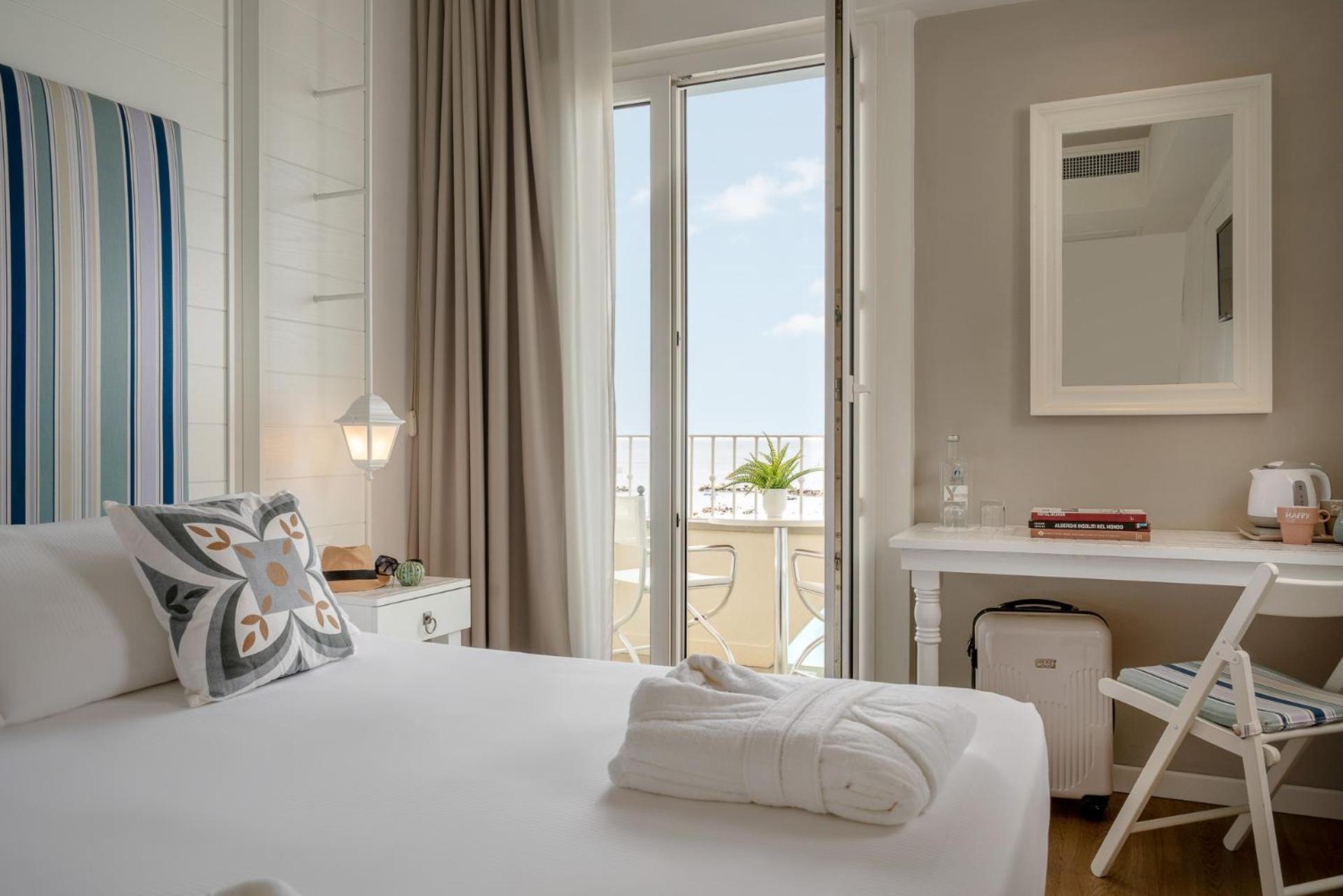 Luxor Beach Boutique Hotel Cattolica Luaran gambar