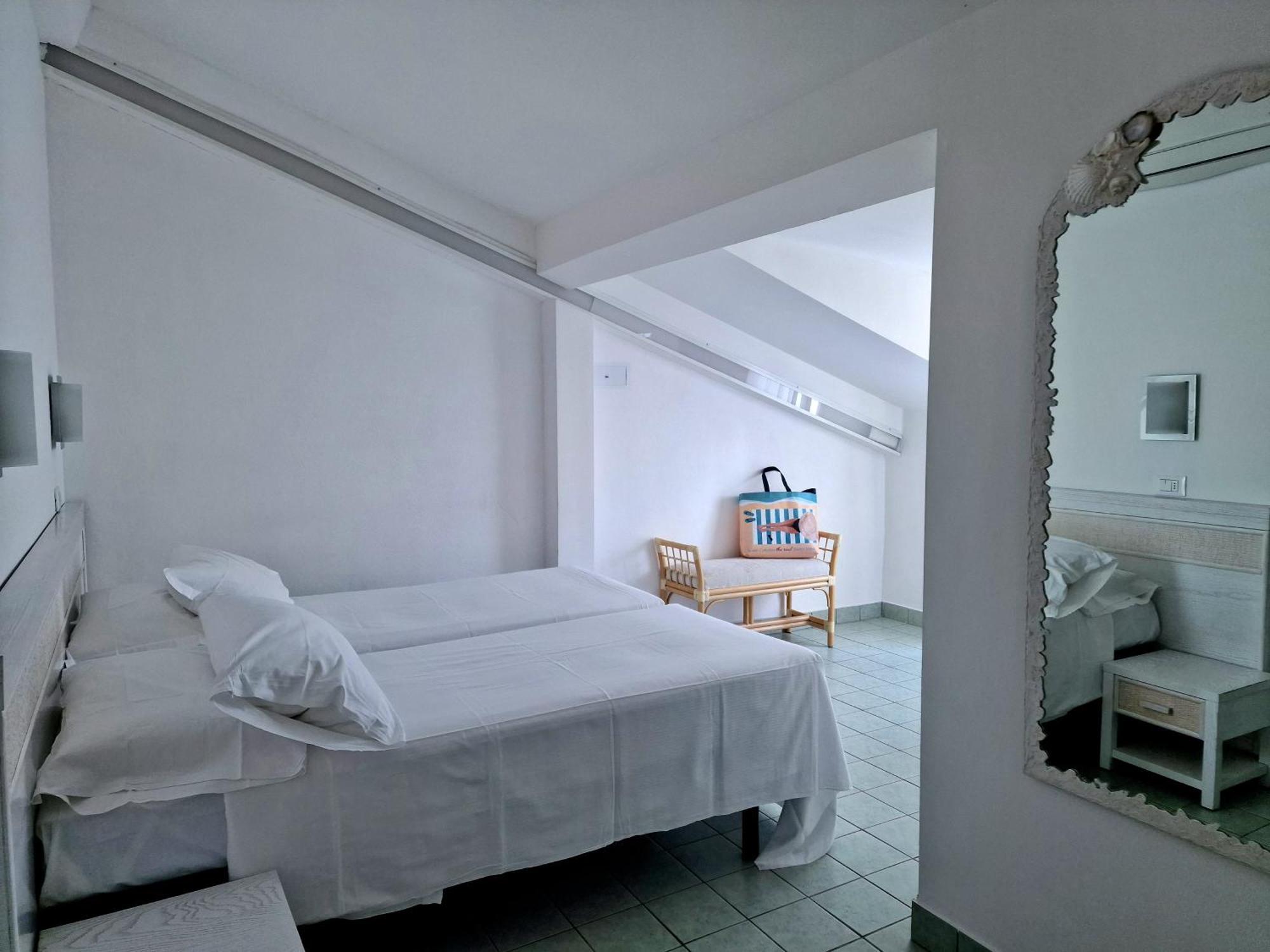 Luxor Beach Boutique Hotel Cattolica Luaran gambar