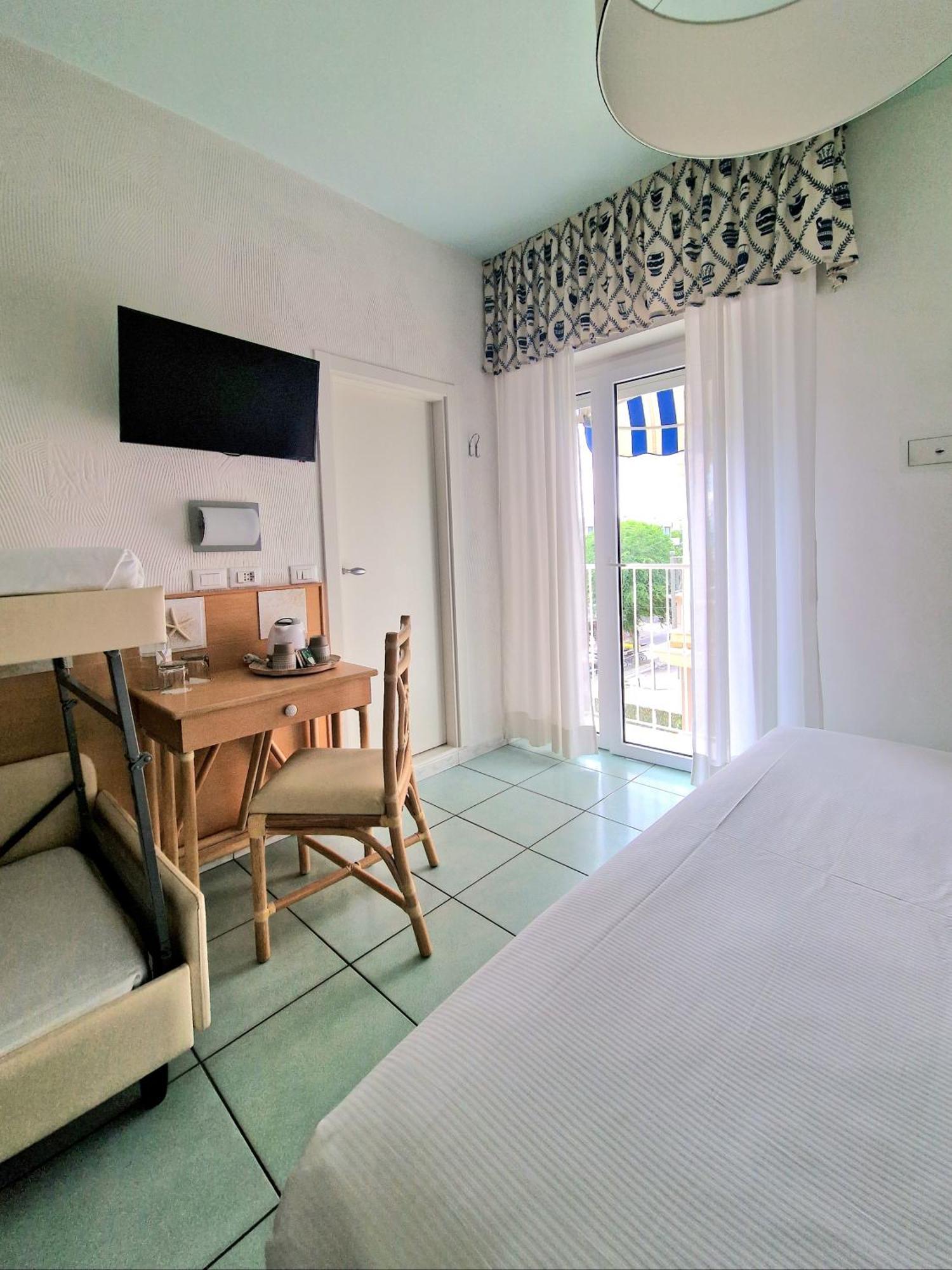 Luxor Beach Boutique Hotel Cattolica Luaran gambar
